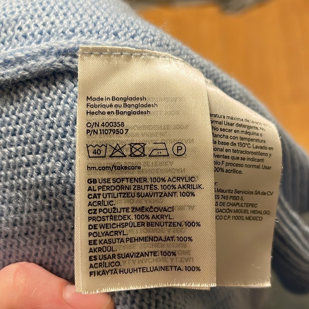 Periwinkle Sweater H&M - Picture 4 of 4